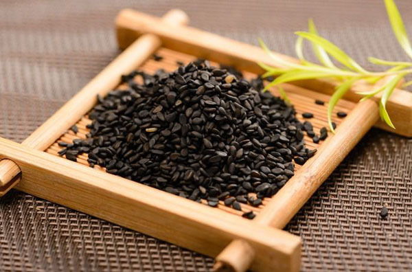 有蟲(chóng)的土放爐子里燒過(guò)可以養(yǎng)花嗎