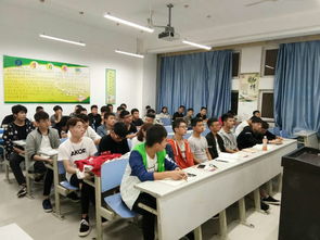 互聯(lián)網(wǎng)加創(chuàng)新創(chuàng)業(yè)主題班會(huì)