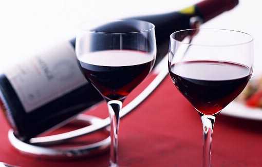紅酒發(fā)酸是什么原因,葡萄酒有酸味正常嗎圖2
