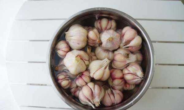 腌的糖蒜有點辣怎么補救,糖醋蒜幾個月了還是辣怎么辦圖8