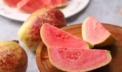 芭樂(lè)有紅肉的,紅心芭樂(lè)有什么功效與作用及禁忌圖3