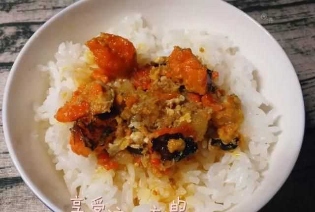 螃蟹有黃的是公還是母，螃蟹肚子里怎么有兩種黃色,一種是淡黃軟軟得,一種是橘黃有點(diǎn)發(fā)硬？圖6