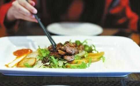 隔夜的白木耳能吃嗎，煮好的白木耳和蓮子放冰箱過(guò)夜能吃嗎？圖2