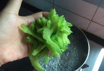 苦瓜煮多久能熟,苦瓜煮多長時(shí)間熟圖8