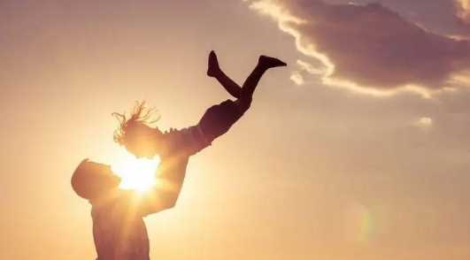 寫(xiě)給爸爸的話(huà)暖心到哭,送給父親一句暖心的話(huà)簡(jiǎn)短圖3