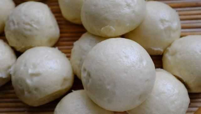 為什么蒸饅頭會(huì)出現(xiàn)裂縫