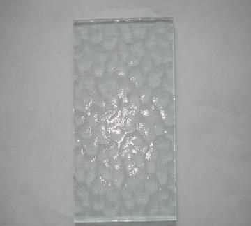 全部玻璃是透明的可以說成玻璃是全透明的嗎