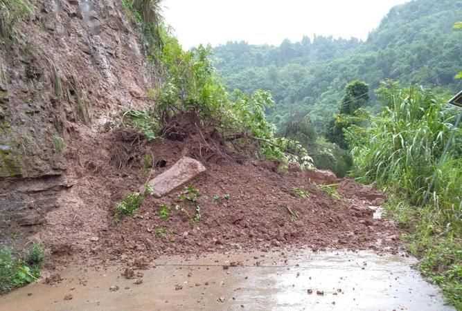 夏天最容易發(fā)生哪些自然災(zāi)害，會(huì)給農(nóng)民造成哪些傷害，能將你看到的或經(jīng)歷的舉一例嗎
