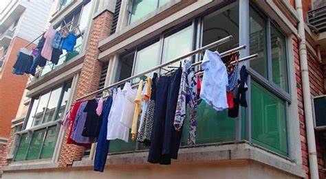 晚上衣服可以晾在外面嗎