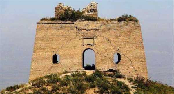 長(zhǎng)城上的烽火臺(tái)的作用,長(zhǎng)城上的烽火臺(tái)的作用是什么圖4