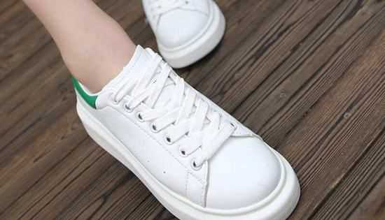 白鞋子有黃斑怎么去除,白色運動鞋上的黃色污點怎么去掉啊圖5