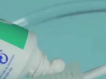 白鞋子有黃斑怎么去除,白色運動鞋上的黃色污點怎么去掉啊圖11