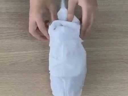 白鞋子有黃斑怎么去除,白色運動鞋上的黃色污點怎么去掉啊圖13