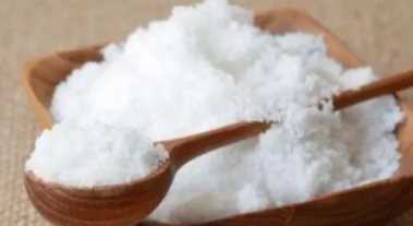 鹽水泡腳的危害,鹽水泡腳對(duì)身體的好處以及壞處都有哪些呢圖4