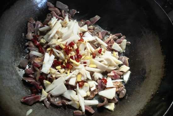 鴨雜怎么炒最好吃四川做法,怎樣炒鴨雜碎圖8