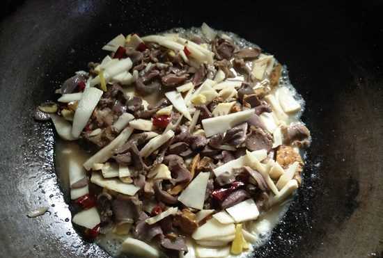 鴨雜怎么炒最好吃四川做法,怎樣炒鴨雜碎圖9