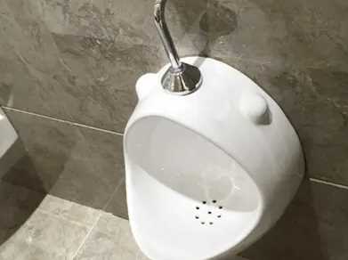 小便斗的給水高度尺寸,感應(yīng)式小便器給水預(yù)留高度圖2