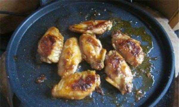 餅鐺上的黑色油泥怎么去除,電餅鐺上的焦黑難以清洗如何去除圖3