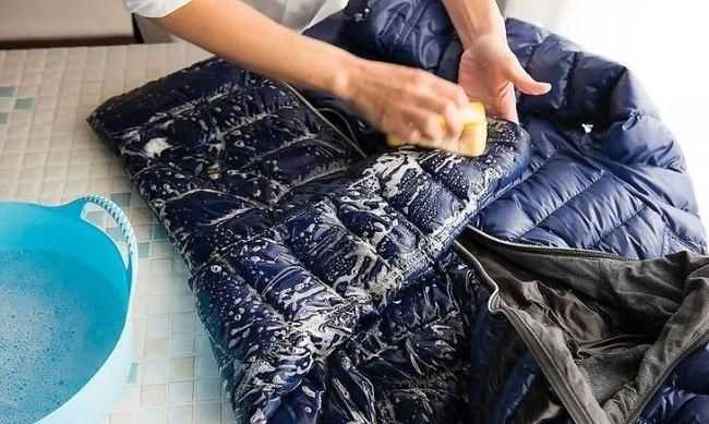 新買的羽絨服該怎樣清洗干凈呢