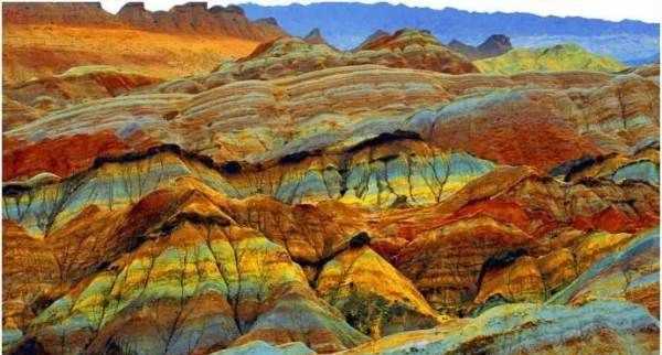 丹霞地貌的成因,丹霞地貌形成的物質(zhì)基礎(chǔ)是什么圖4