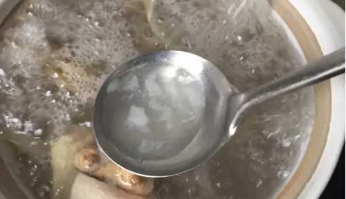 皮凍的熬制方法,豬皮凍怎么熬制好吃圖2