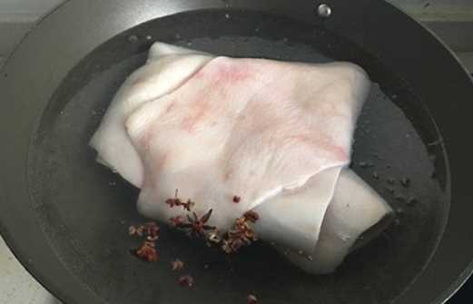 皮凍的熬制方法,豬皮凍怎么熬制好吃圖6