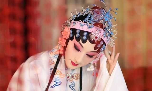 中國五大戲曲劇種有哪些?分別寫出兩個代表曲目