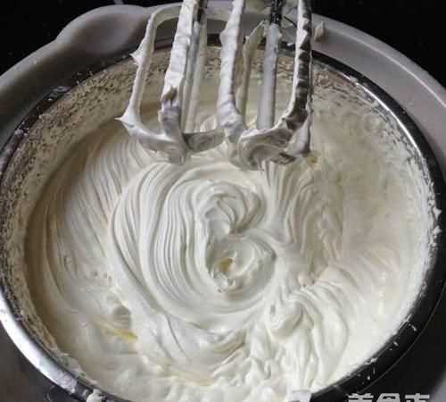打發(fā)淡奶油需要加糖嗎