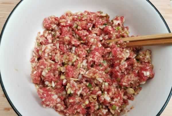 蒸餃餡一般用什么菜做,蒸餃子餡的做法大全集竅門圖4