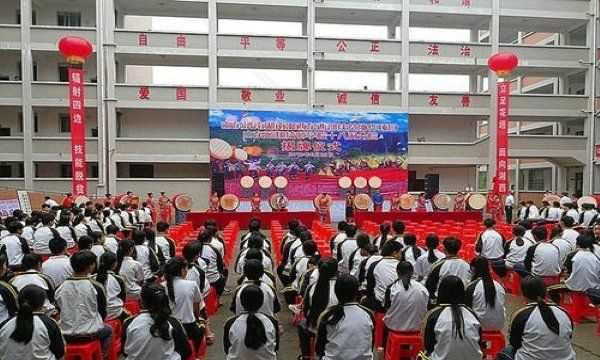 初中畢業(yè)讀什么技校,初中畢業(yè)生有哪些好職業(yè)技校圖2