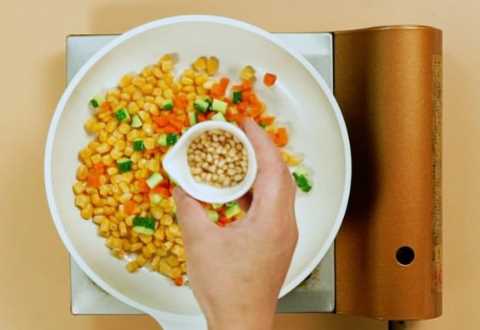 炒玉米怎么炒,玉米怎么炒好吃又簡(jiǎn)單的做法視頻圖2