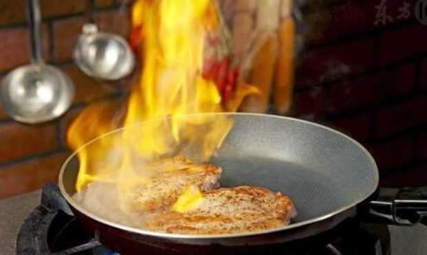 炒菜鐵鍋對(duì)身體有害嗎