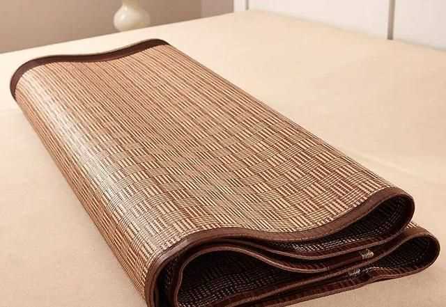 長期睡涼席對(duì)身體有哪些危害呢