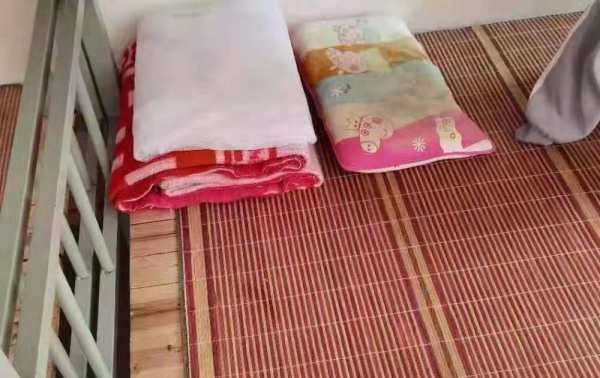 鋪涼席對(duì)身體有害,長期睡涼席對(duì)身體有哪些危害呢圖2
