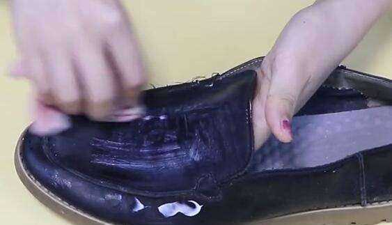 新皮鞋太硬怎么變軟,新皮鞋太硬怎么變軟視頻圖3