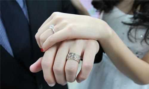 女人戴戒指戴左手還是右手，女人戴金戒指戴左手還是右手？圖3
