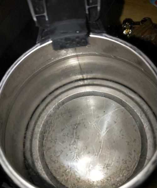 自來(lái)水燒開后有白色沉淀物能喝嗎