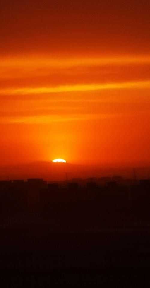 太陽怎么樣升起來了填空