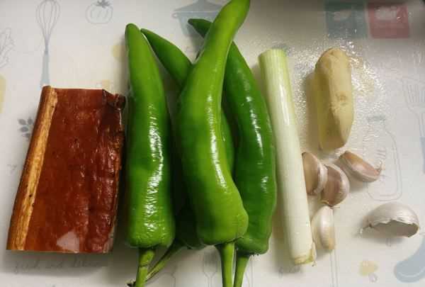 怎么做炒臘肉,炒臘肉的做法圖2