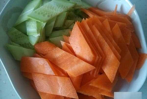 怎么做炒臘肉,炒臘肉的做法圖14