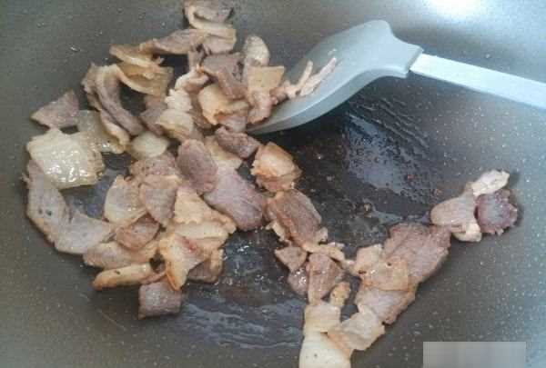 怎么做炒臘肉,炒臘肉的做法圖16