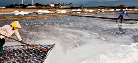 最簡單的制鹽方法,制鹽的簡單方法有幾種圖2