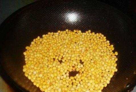 炒黃豆怎么炒好吃,炒黃豆醬的制作方法圖7