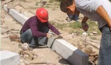 路沿石和路緣石的區(qū)別，路肩石，路邊石，路沿石，路牙石，路側(cè)石，路緣石到底有什么區(qū)別？圖1