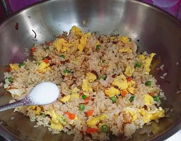 米飯?jiān)趺闯春贸?炒米飯?jiān)趺闯春贸杂趾?jiǎn)單圖19