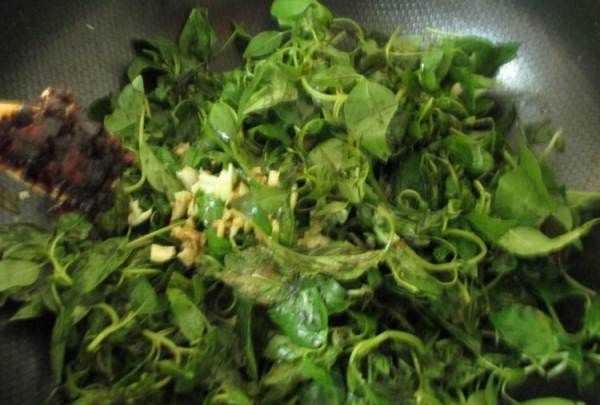 黃瓜荊芥怎么調(diào),完美的黃瓜變蛋拌荊芥怎么做好吃又簡(jiǎn)單圖10