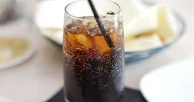 可樂放了一個(gè)星期還能喝嗎