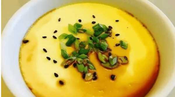 微波爐蒸蛋一定蓋子嗎,在微波爐里做雞蛋羹蓋子要蓋上圖1