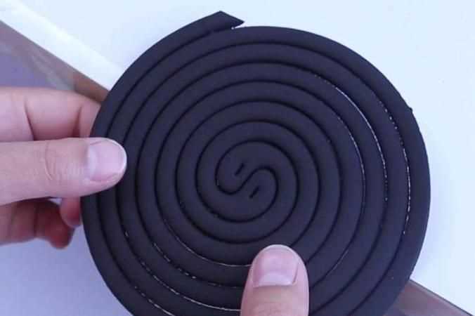 點燃蚊香時正確的做法是