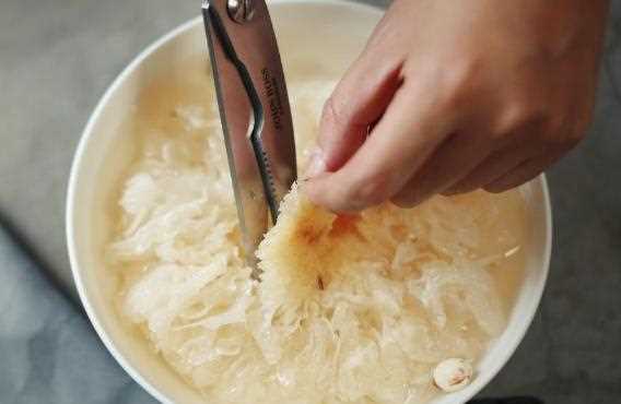 熬的銀耳湯為什么不粘,銀耳湯熬了很久都熬不濃稠了圖2